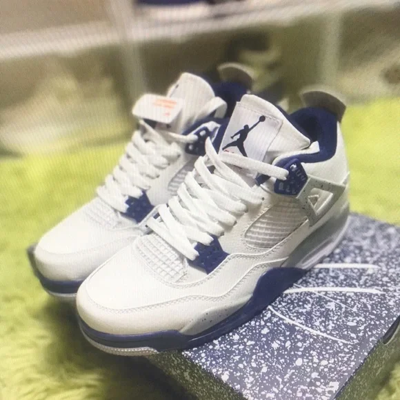Air Jordan 4 Retro Midnight Navy Style